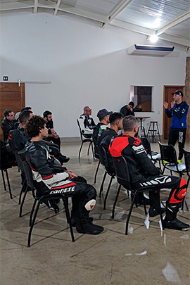 Curso de pilotagem em grupo (2)