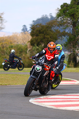 Curso de pilotagem em grupo (3)