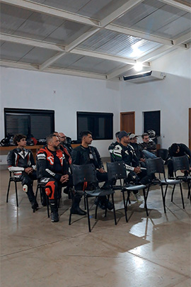 Curso de pilotagem em grupo (9)